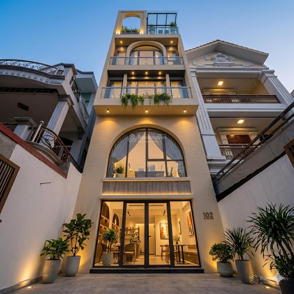 Mặt đường 5 tầng thang máy tuyến 2 hồ sen  điểm đẹp vừa ở vừa kinh doanh buôn bán