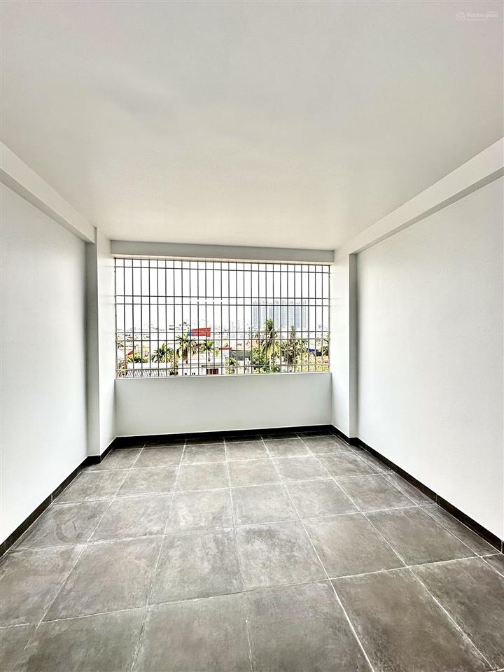 Nhà 4 tầng thang máy mặt đường tuyến 2 thiên lôi  aeon mall  full nội thất  đường ô tô