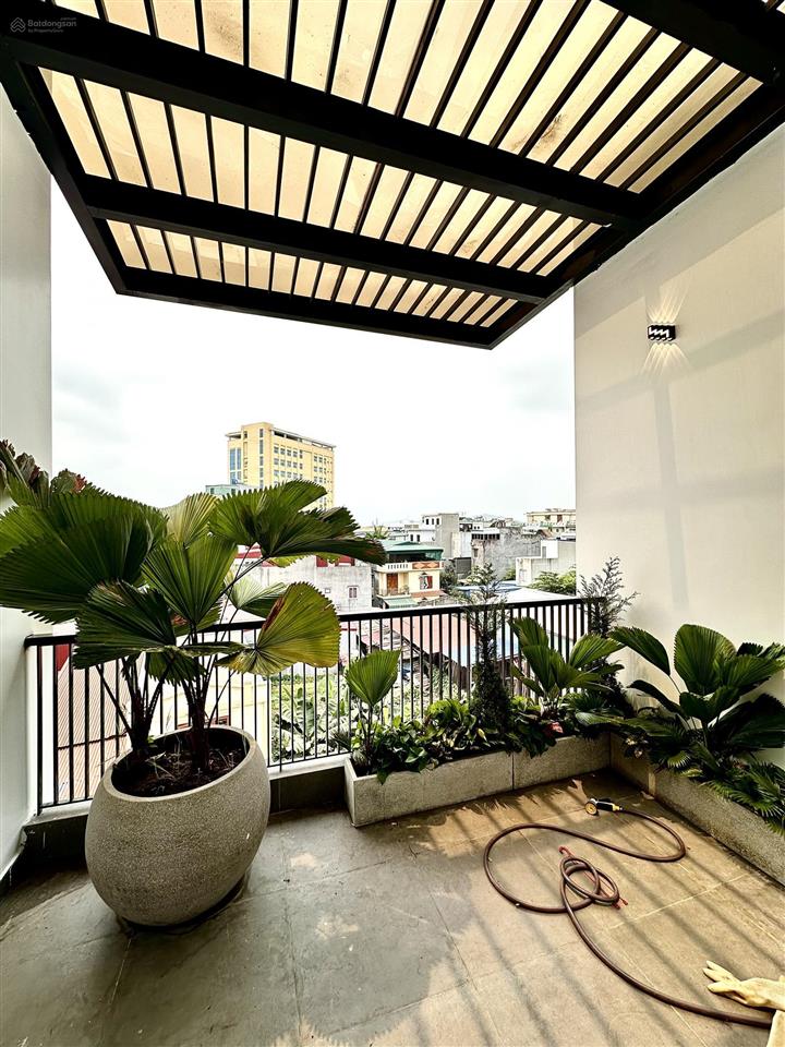 Nhà 4 tầng thang máy mặt đường tuyến 2 thiên lôi  aeon mall  full nội thất  đường ô tô