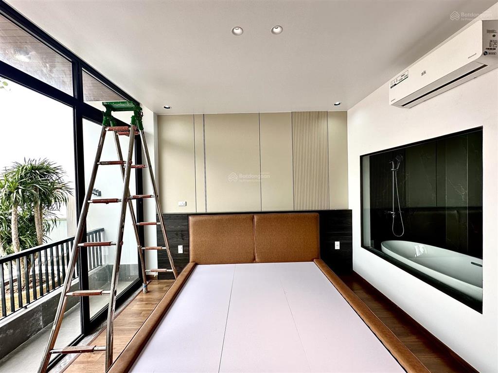 Nhà 4 tầng thang máy mặt đường tuyến 2 thiên lôi  aeon mall  full nội thất  đường ô tô