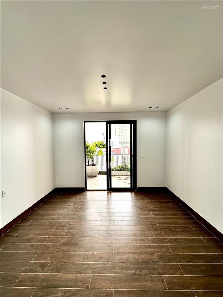 Nhà 4 tầng thang máy mặt đường tuyến 2 thiên lôi  aeon mall  full nội thất  đường ô tô