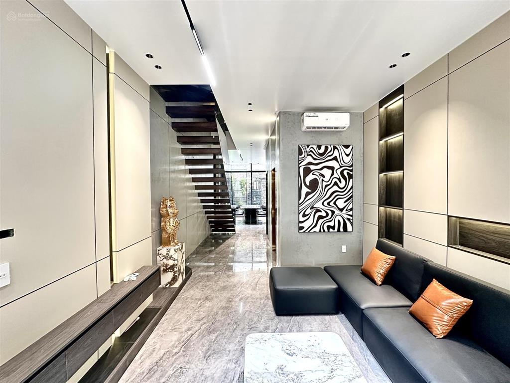 Nhà 4 tầng thang máy mặt đường tuyến 2 thiên lôi  aeon mall  full nội thất  đường ô tô