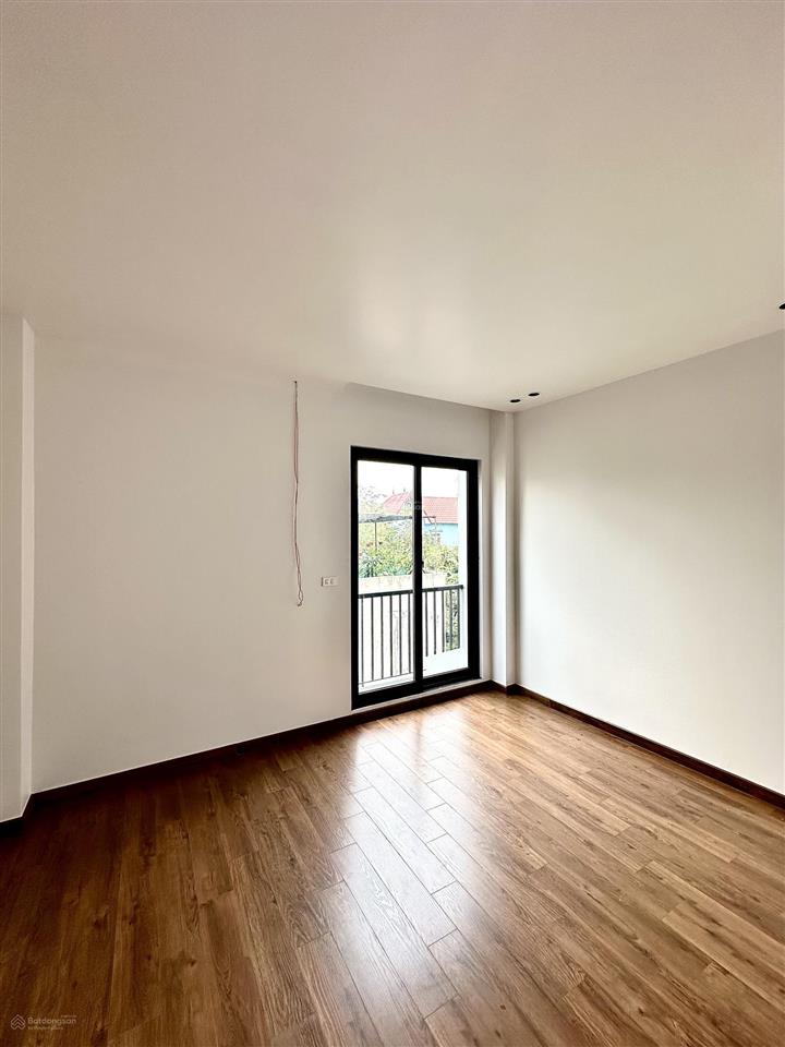 Nhà 4 tầng thang máy mặt đường tuyến 2 thiên lôi  aeon mall  full nội thất  đường ô tô