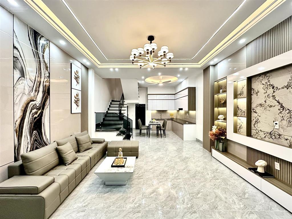 Nhà 4 tầng xây mới phố hai bà trưng  full nội thất