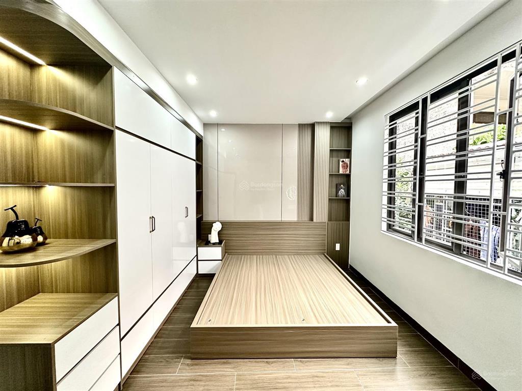 Nhà 4 tầng xây mới phố hai bà trưng  full nội thất