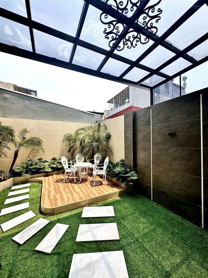 Nhà mặt đường tuyến 2 chợ hàng  135m2 x 5 tầng có thang máy  full nội thất