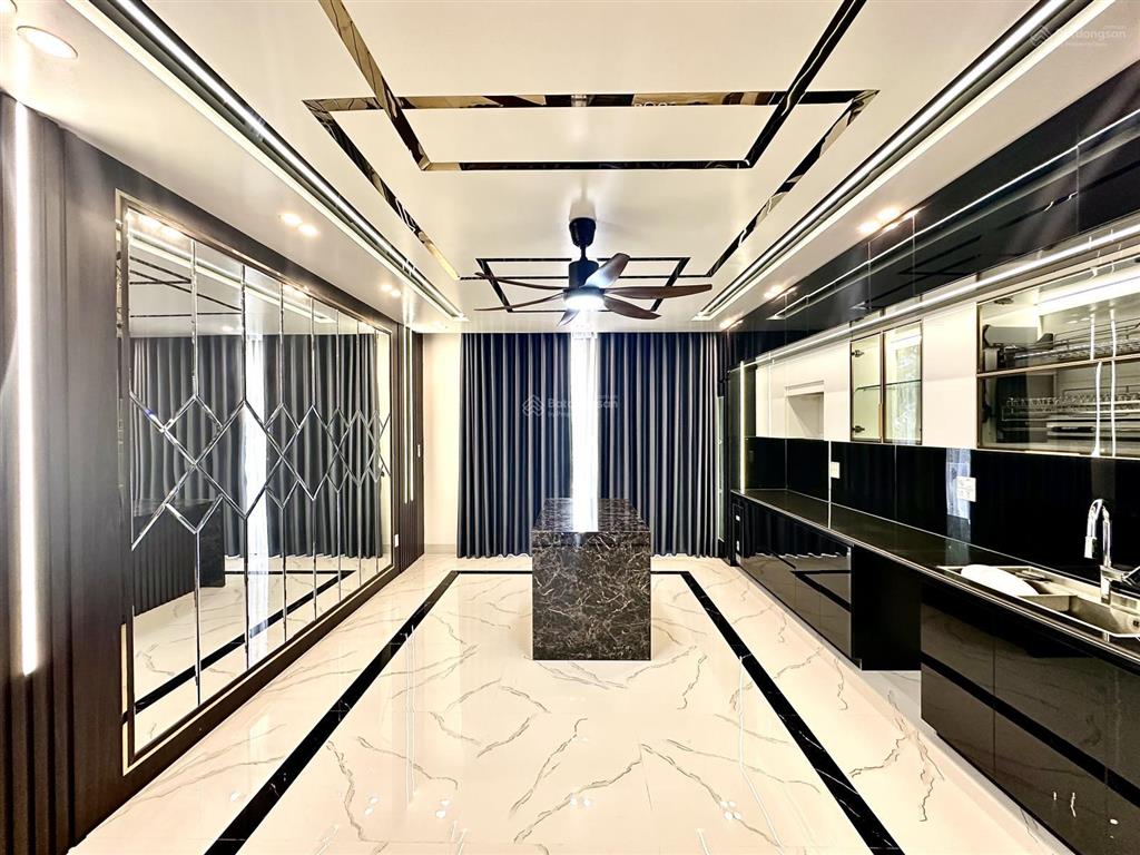 Nhà mặt đường tuyến 2 chợ hàng  135m2 x 5 tầng có thang máy  full nội thất