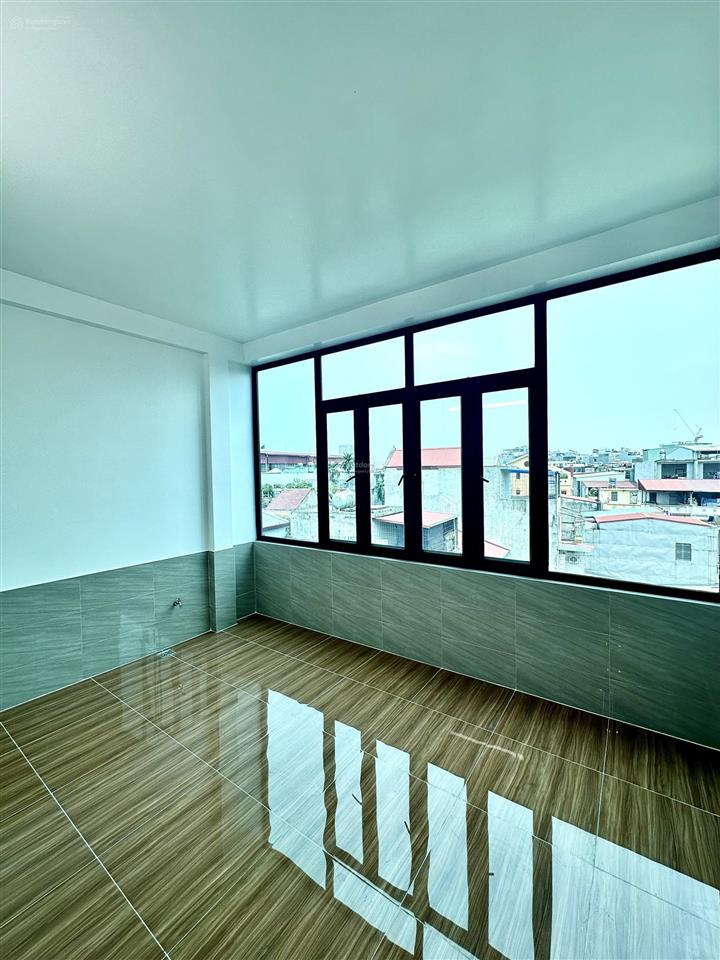 Nhà mặt đường tuyến 2 chợ hàng  135m2 x 5 tầng có thang máy  full nội thất