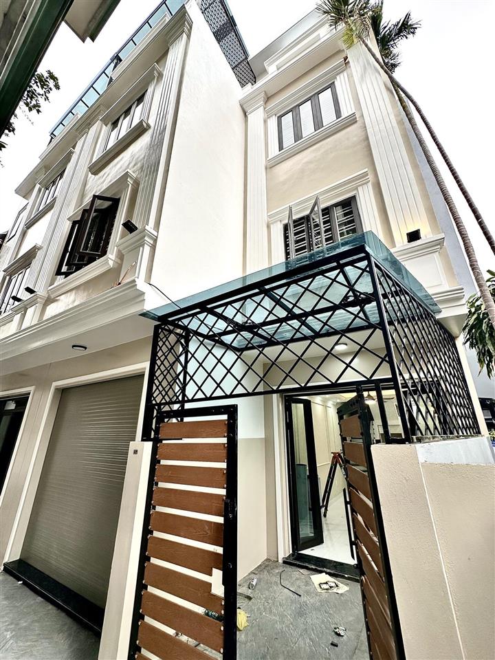 Nhà 4 tầng xây mới lê lai  ngõ nông, có sân cổng riêng