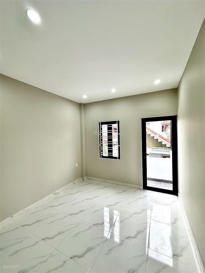 Nhà 4 tầng xây mới lê lai  ngõ nông, có sân cổng riêng