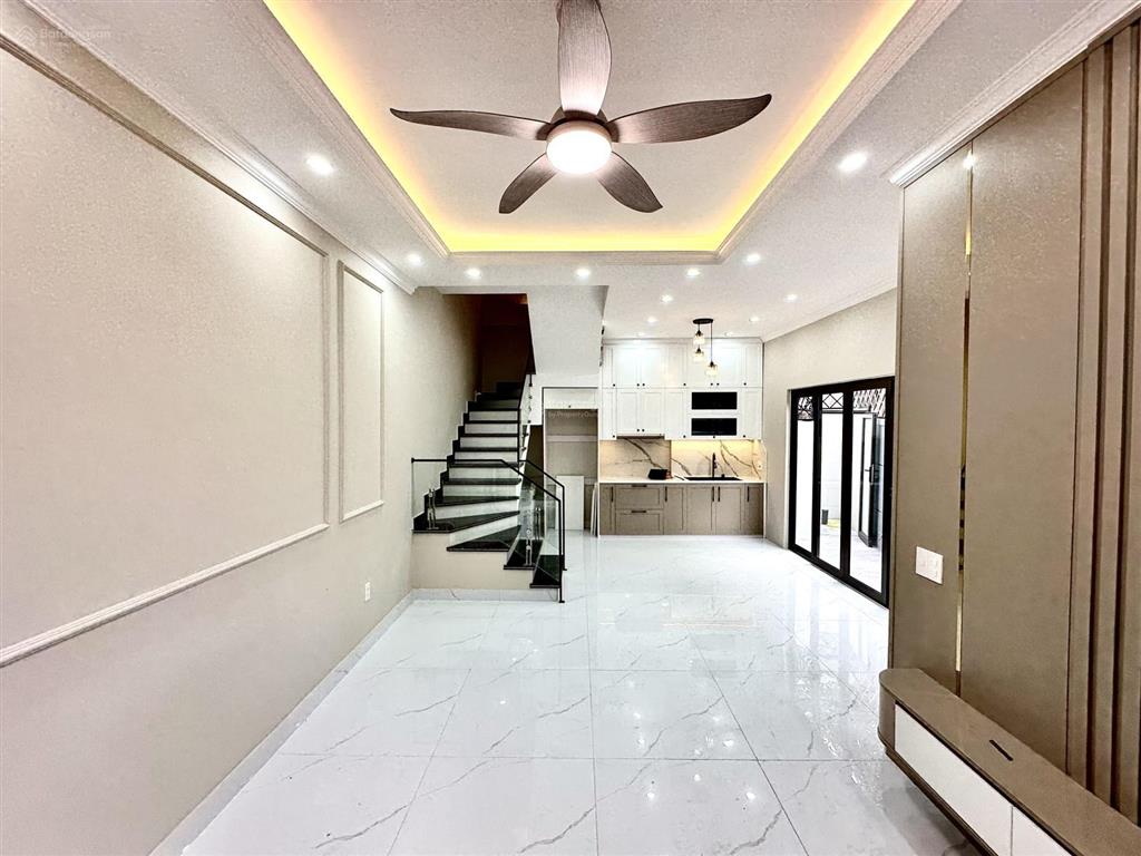 Nhà 4 tầng xây mới lê lai  ngõ nông, có sân cổng riêng