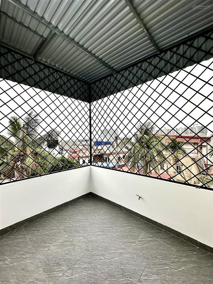 Nhà 4 tầng xây mới lê lai  ngõ nông, có sân cổng riêng