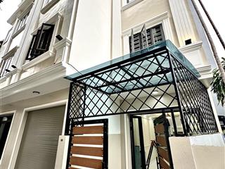 Nhà 4 tầng xây mới ngõ nông lê lai  có sân cổng riêng