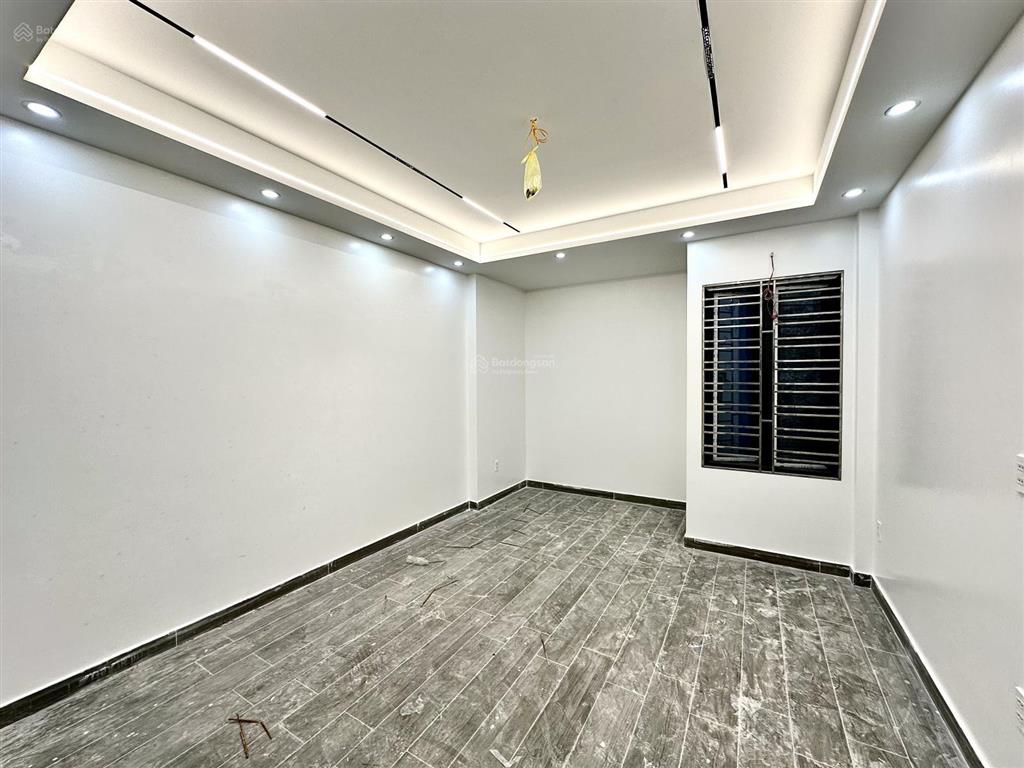 Nhà 4 tầng thang máy ô tô vào phố phương lưu