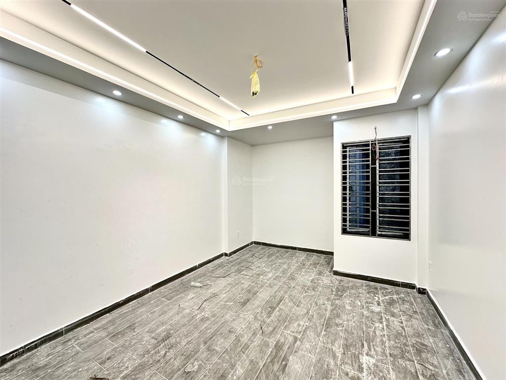 Nhà 4 tầng thang máy ô tô vào phố phương lưu