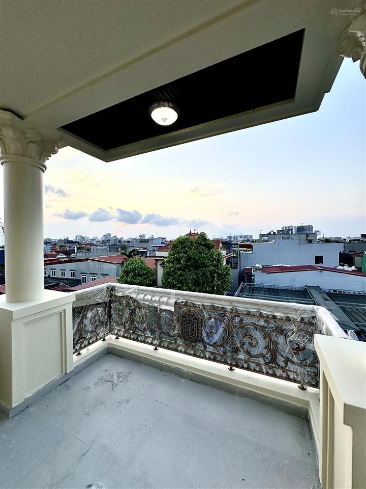 Nhà 4 tầng thang máy ô tô vào phố phương lưu