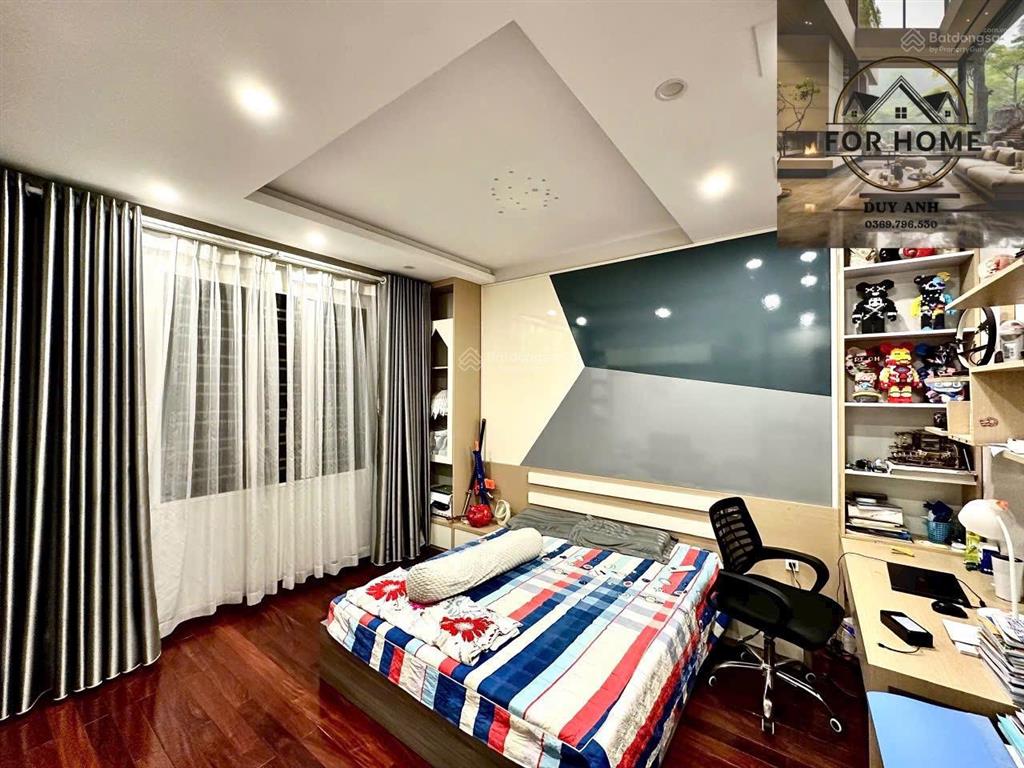 Nhà 5 tầng thang máy dân xây lê hồng phong  đường 4 làn ô tô tránh