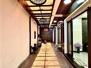 Nhà đẹp xây mới trần nguyên hãn  sân chung để xe rộng, giá hơn 3 tỷ chút