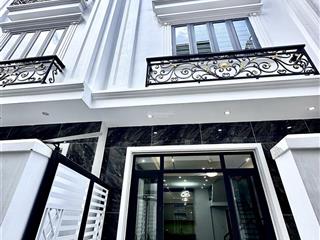 Nhà sân cổng ngõ nông phố hồ sen  ô tô đỗ gần nhà