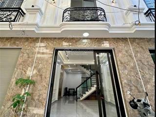 Nhà mặt ngõ thông chợ hàng thông hồ sen  cách mặt đường 15m