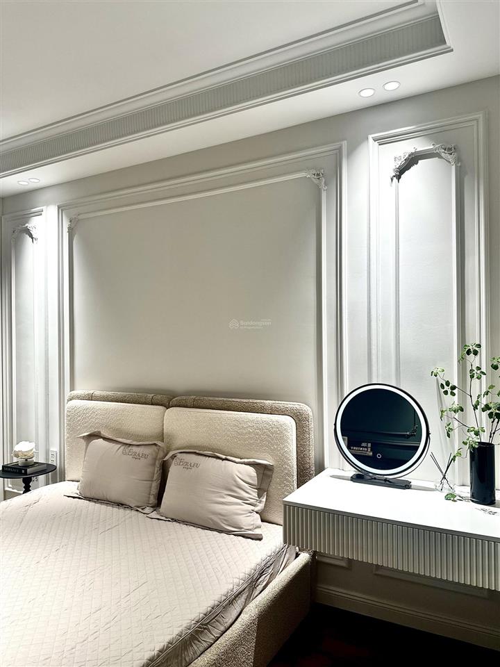 Mặt đường 6 tầng full nội thất tuyến 2 hồ sen  điểm kinh doanh buôn bán, mở showroom, văn phòng