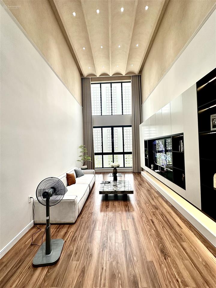Mặt đường 6 tầng full nội thất tuyến 2 hồ sen  điểm kinh doanh buôn bán, mở showroom, văn phòng