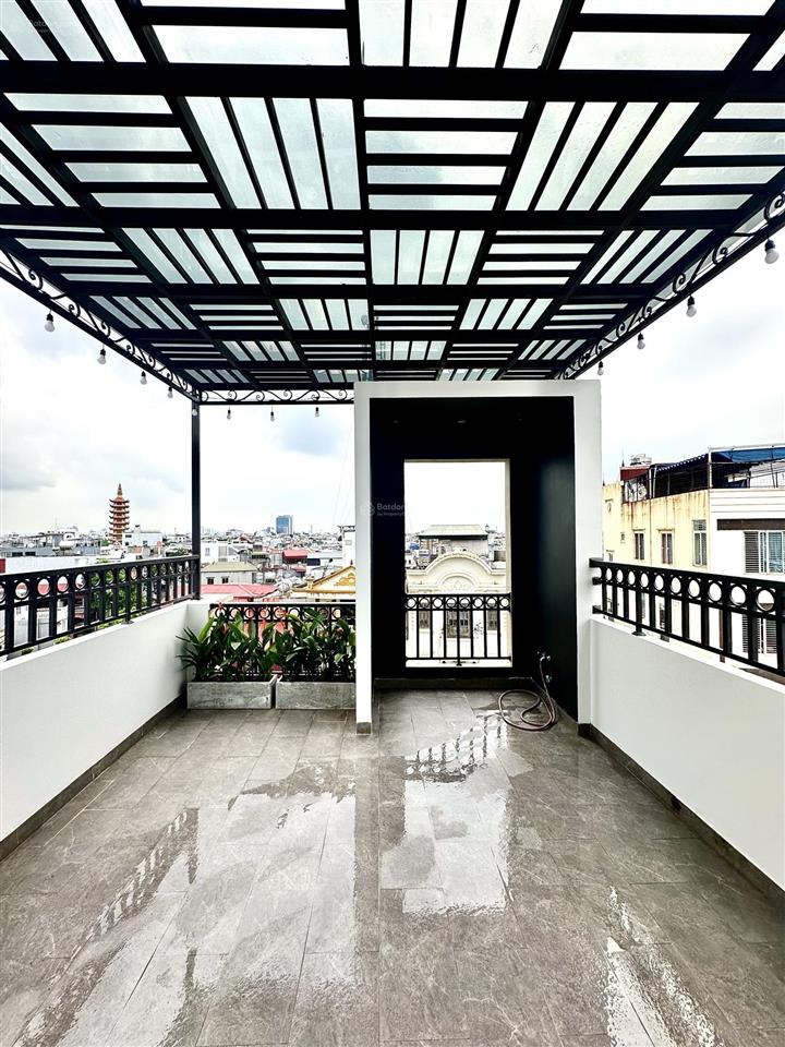 Mặt đường 6 tầng full nội thất tuyến 2 hồ sen  điểm kinh doanh buôn bán, mở showroom, văn phòng