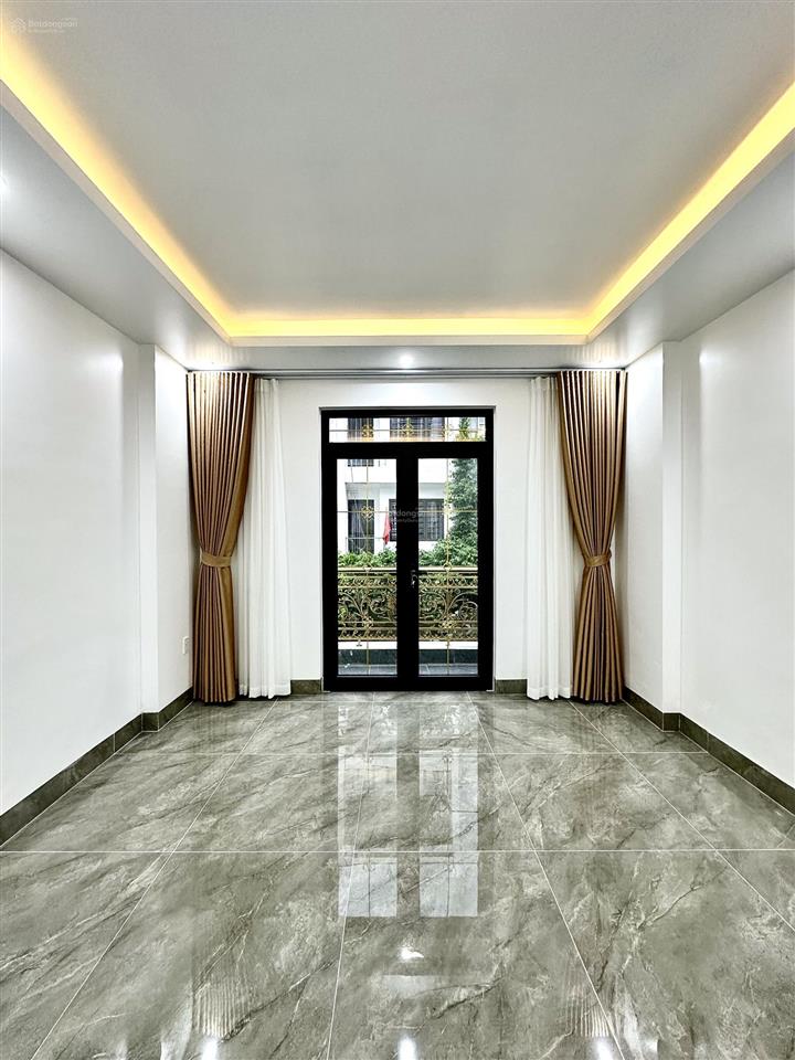 Nhà 4 tầng đẹp mà giá hời khu tái định cư vinhomes riverside  hồng bàng  ô tô đỗ cửa