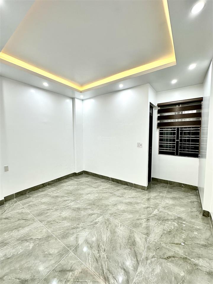 Nhà 4 tầng đẹp mà giá hời khu tái định cư vinhomes riverside  hồng bàng  ô tô đỗ cửa
