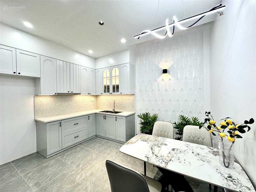 Nhà đẹp ngõ nông trần nguyên hãn