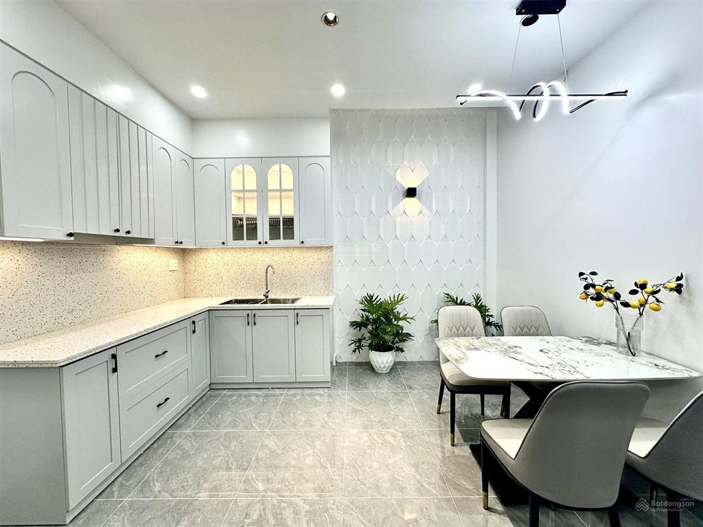 Nhà đẹp ngõ nông trần nguyên hãn