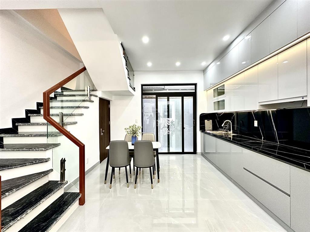 Nhà mặt ngõ miếu hai xã cách mặt đường chỉ 20m