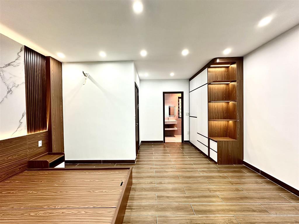 Nhà mặt ngõ miếu hai xã cách mặt đường chỉ 20m