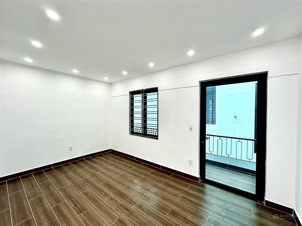 Nhà mặt ngõ miếu hai xã cách mặt đường chỉ 20m