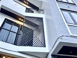 Nhà 4 tầng xây mới đẹp sau mặt đường hồ sen