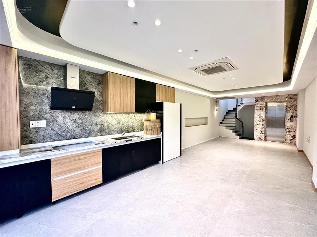 Nhà hiện đại đẹp 7 tầng thang máy full nội thất lê lai