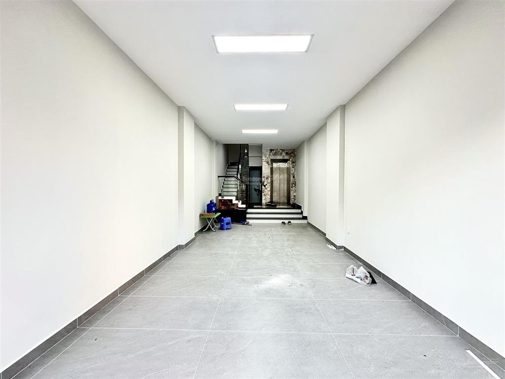 Nhà hiện đại đẹp 7 tầng thang máy full nội thất lê lai