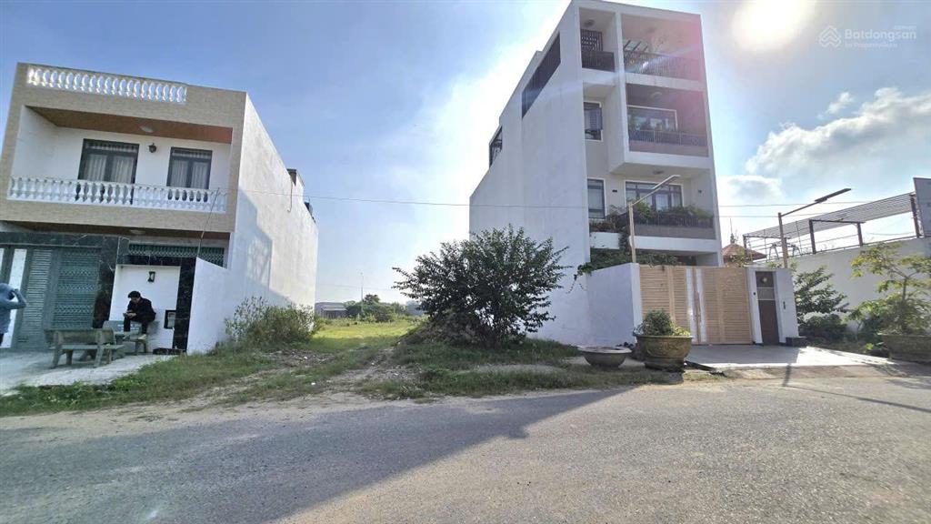 Chính chủ cần bán 300m2 đ ất thổ cư  trần thế sinh  đường ô tô  giá rẻ 15tr/m2  0936 954 ***