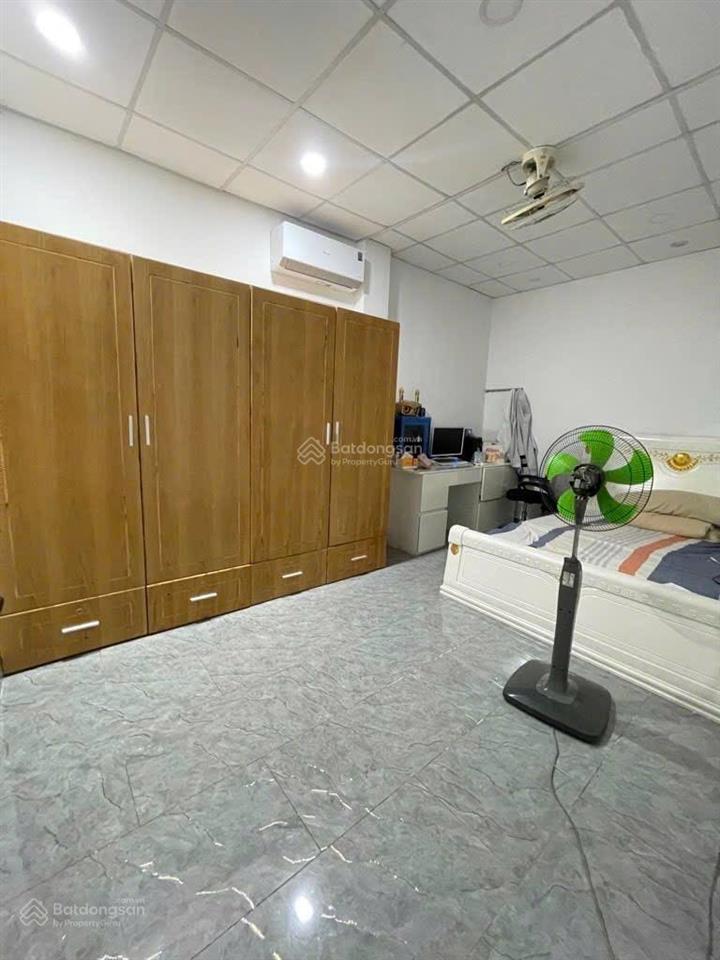 Bán nhà mặt tiền đường hồng lạc