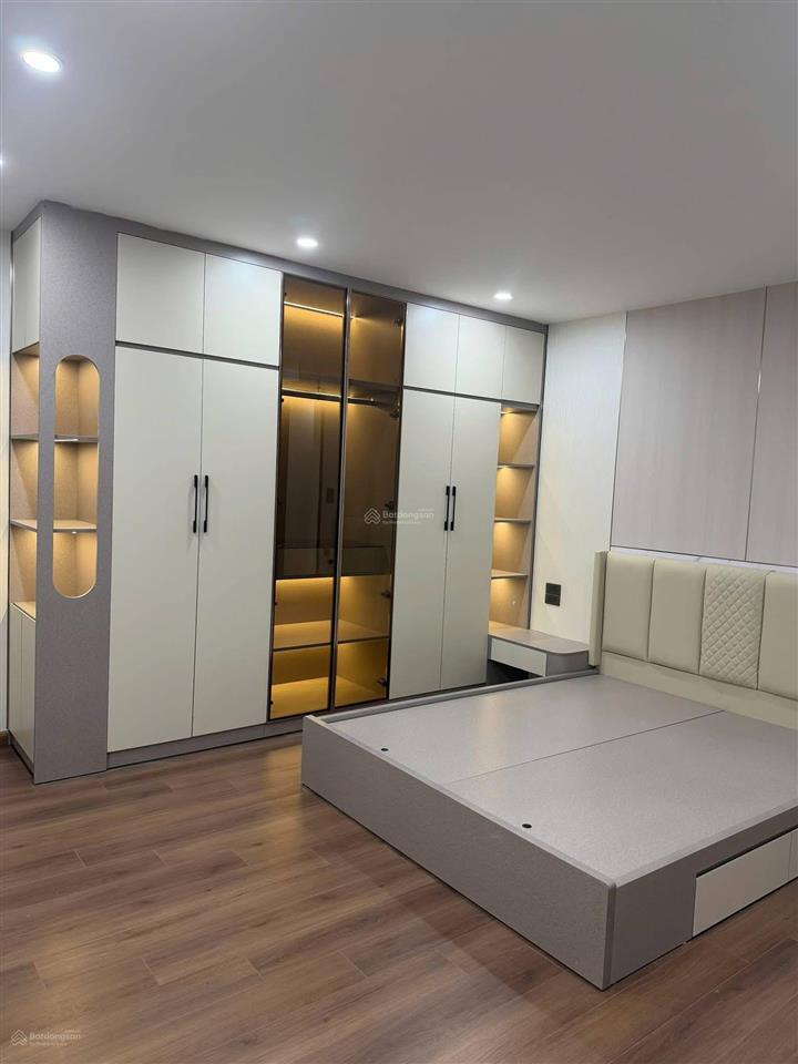 Chủ nợ bank cần bán nhanh.nhà mới full nt ở và làm văn phòng112m+8 tầng+mặt tiền 6,2m.ôtô tránh