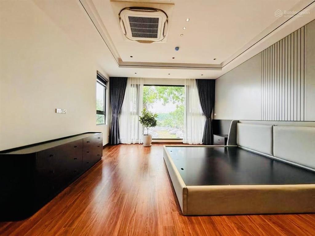 Mặt hồ linh đàm view triệu đôôtô tránh7 tầng full nt.ở+làm văn phòng.66m+m tiền 4,8m nhỉnh 20 tỷ