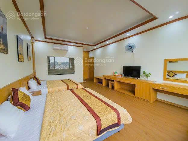 Bán khách sạn bãi cháy hạ long 8 tầng 30 phòng gần hồ hùng thắng giá 32 tỷ