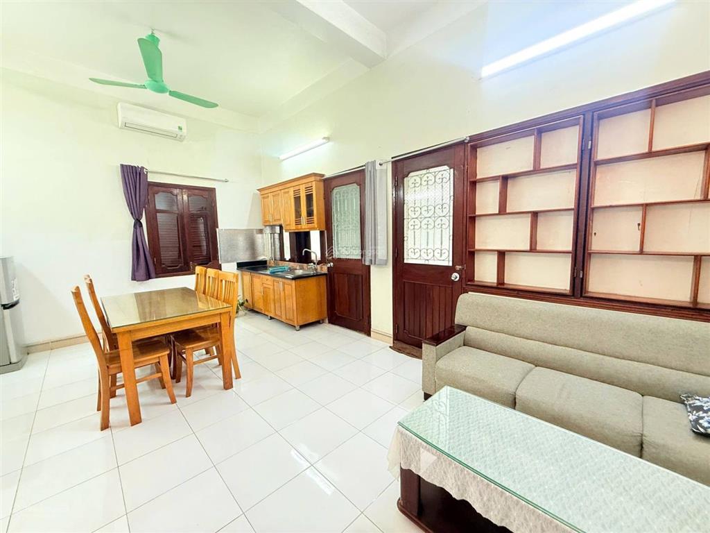 Bán nhà đội cấn ba đình dt 200m x 3tx mt 13m giá 65 tỷ có thương lượng