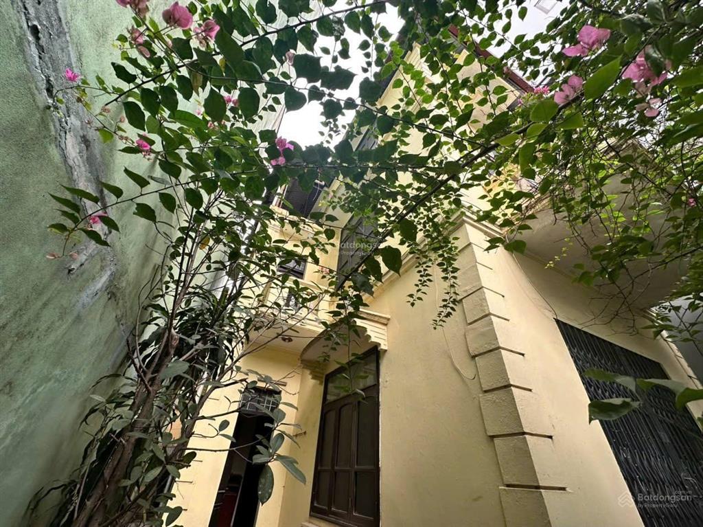 Bán nhà đội cấn ba đình dt 150m x 3t x mt 7m giá 32 tỷ có thương lượng