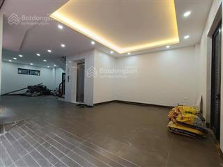 Bán nhà trần cung cầu giấy dt 56m x 7t x mt 11m giá 19 tỷ có thương lượng