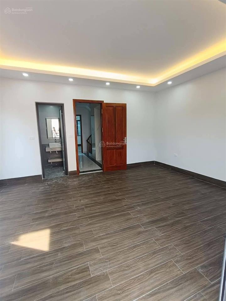 Bán nhà trần cung cầu giấy dt 56m x 7t x mt 11m giá 19 tỷ có thương lượng