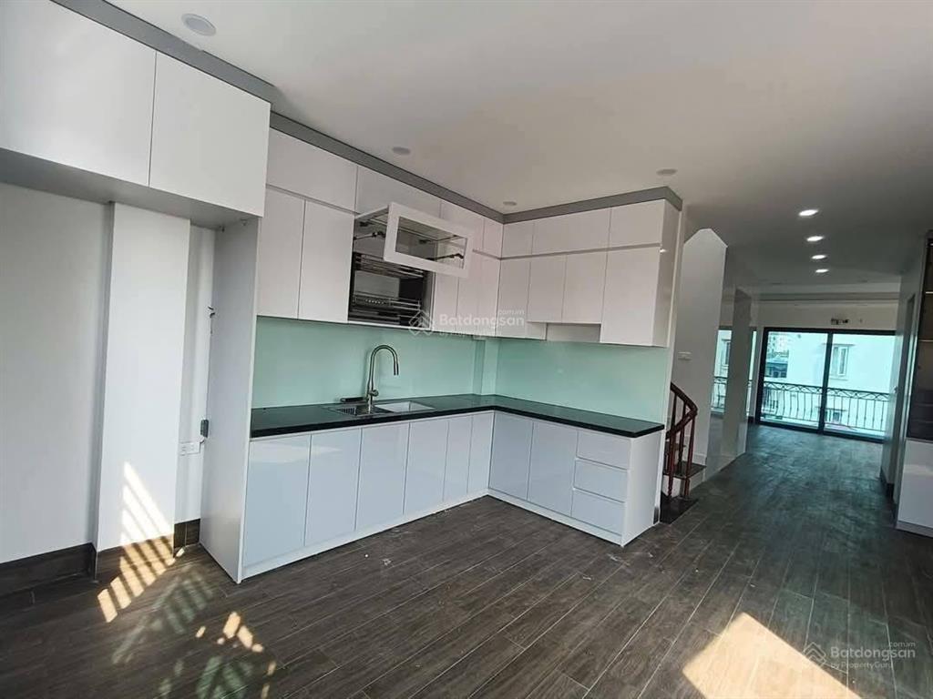 Bán nhà trần cung cầu giấy dt 56m x 7t x mt 11m giá 19 tỷ có thương lượng