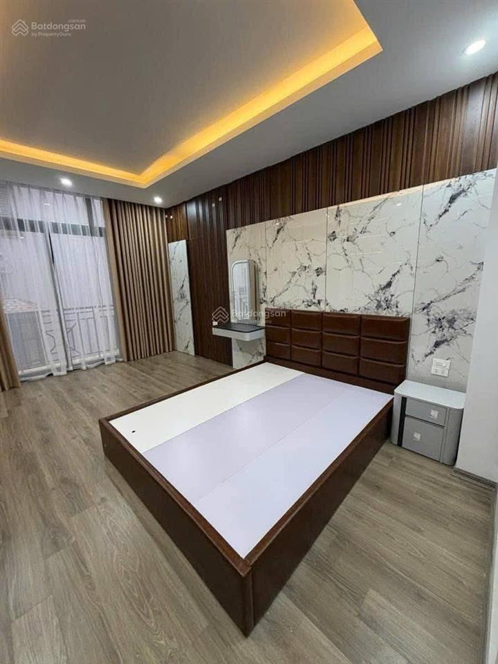 Bán nhà trần duy hưng cầu giấy dt 65m x 7t x mt 4,2m giá 31,9 tỷ có thương lượng