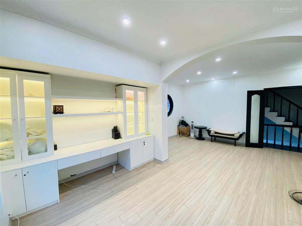 Bán nhà yên lãng ( thái hà ) đống đa dt 41m x 6t xmt 10m giá 33,5 tỷ có thương lượng