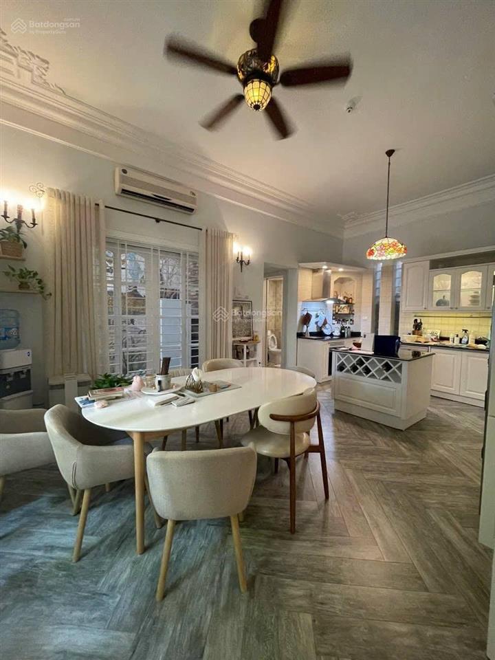 Bán nhà biệt thự từ hoa tây hồ dt 255m x 4t x mt 35m giá 259 tỷ có thương lượng